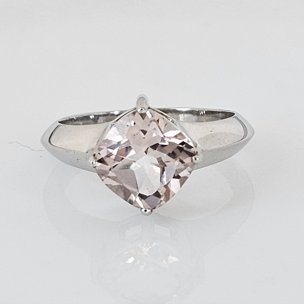 Sleek Genuine Kunzite Sterling Silver Ring Size 6!